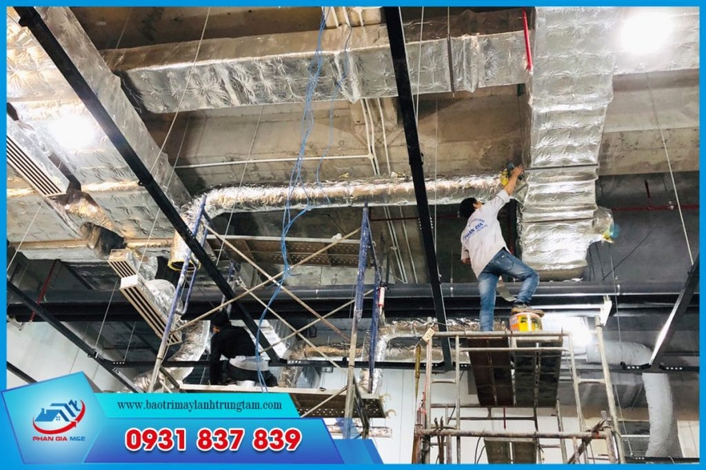 Đơn vị bảo trì máy lạnh giấu trần nối ống gió uy tín hiện nay
