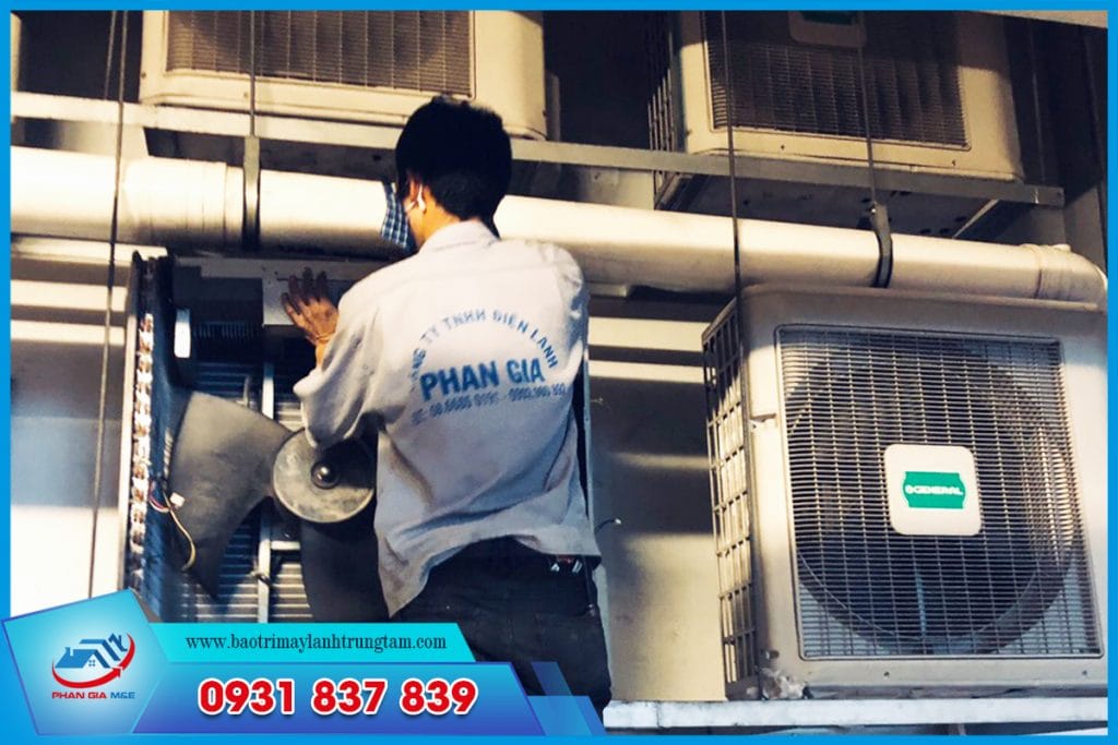 bước 7: Vệ sinh lưới lọc khí