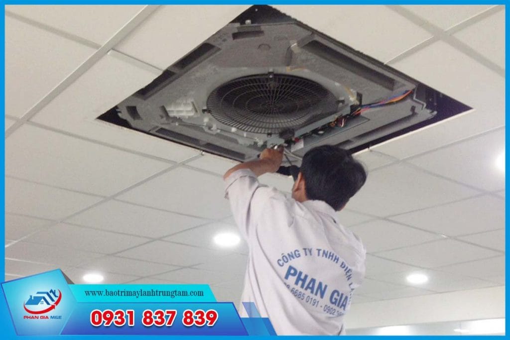 Phan Gia - Đơn vị thi công lắp đặt máy lạnh giấu trần Daikin uy tín 