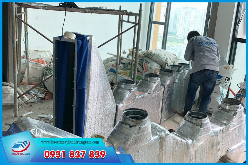 Xây dựng, lựa chọn phương án thiết kế và thi công máy lạnh giấu trần phù hợp.