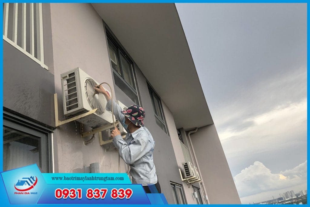 Giới thiệu quy trình sửa chữa điều hòa tủ đứng skyair tại Điện lạnh Phan Gia